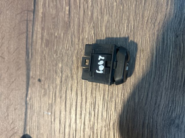 bontott PEUGEOT PARTNER Ablakemelő Kapcsoló (Pozíciófüggetlen)