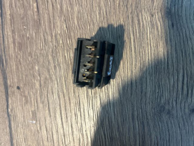 bontott PEUGEOT PARTNER Ablakemelő Kapcsoló (Pozíciófüggetlen)