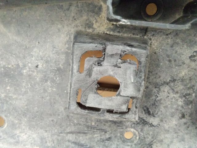 bontott PEUGEOT PARTNER Alsó Motorburkolat