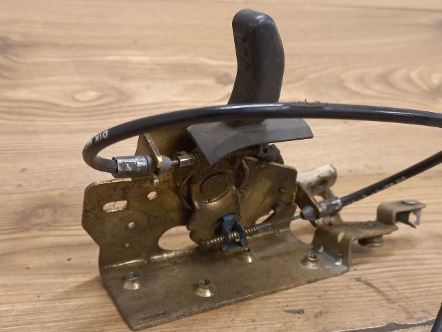 bontott PEUGEOT PARTNER Bal Csomagtérajtó Zárszerkezet