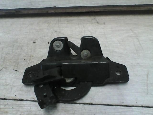 bontott PEUGEOT PARTNER Bal Csomagtérajtó Zárszerkezet