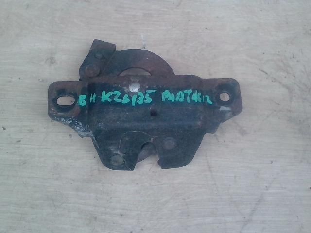 bontott PEUGEOT PARTNER Bal Csomagtérajtó Zárszerkezet