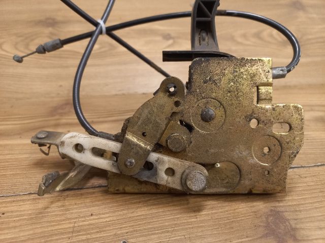 bontott PEUGEOT PARTNER Bal Csomagtérajtó Zárszerkezet