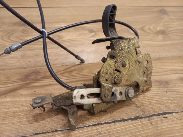 bontott PEUGEOT PARTNER Bal Csomagtérajtó Zárszerkezet