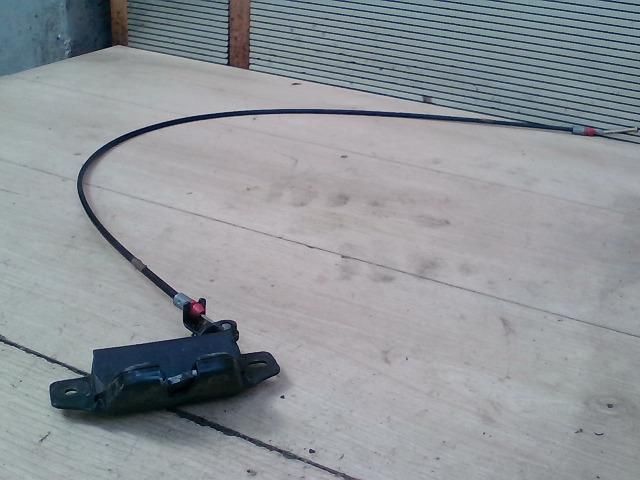 bontott PEUGEOT PARTNER Bal Csomagtérajtó Zárszerkezet