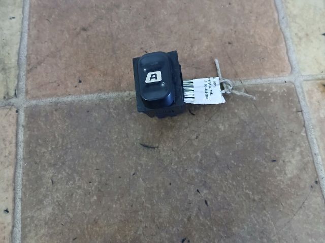 bontott PEUGEOT PARTNER Bal első Ablakemelő Kapcsoló