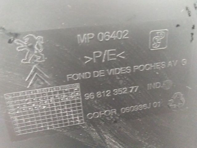 bontott PEUGEOT PARTNER Bal első Ajtó Kárpit