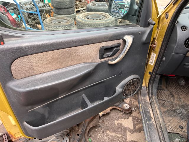 bontott PEUGEOT PARTNER Bal első Ajtó Kárpit