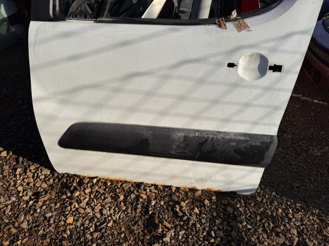 bontott PEUGEOT PARTNER Bal első Ajtó (Üres lemez)