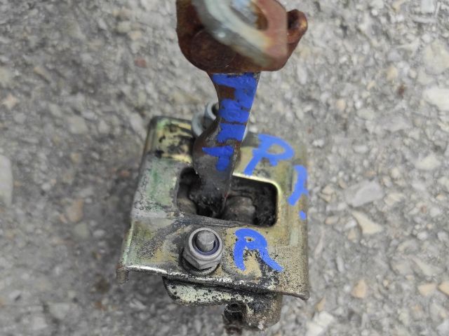 bontott PEUGEOT PARTNER Bal első Ajtóhatároló