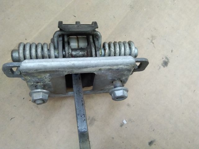 bontott PEUGEOT PARTNER Bal első Ajtóhatároló