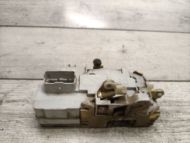 bontott PEUGEOT PARTNER Bal első Ajtózár