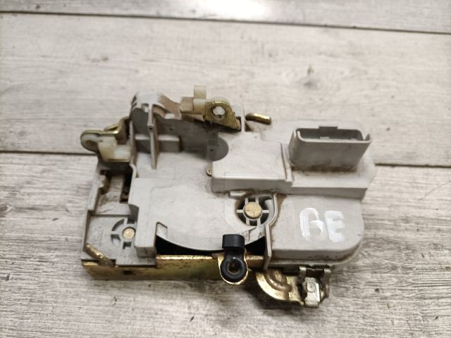 bontott PEUGEOT PARTNER Bal első Ajtózár