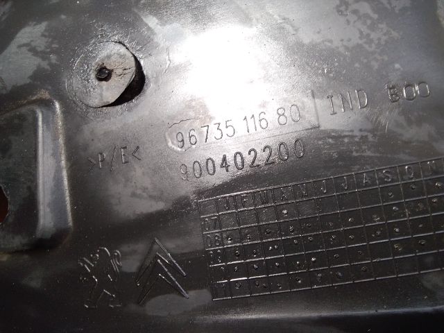 bontott PEUGEOT PARTNER Bal első Első Dobbetét (Kerékjárati, Műanyag)