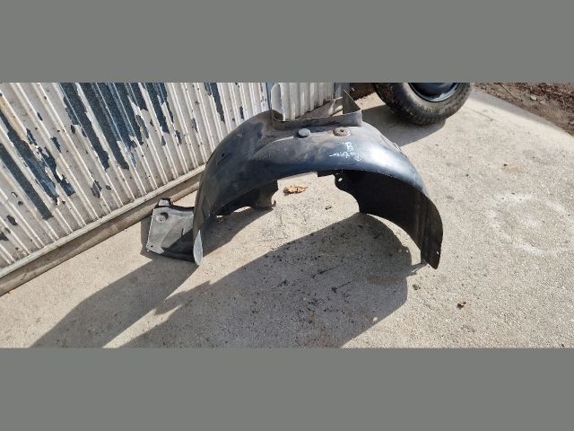 bontott PEUGEOT PARTNER Bal első Első Dobbetét (Kerékjárati, Műanyag)