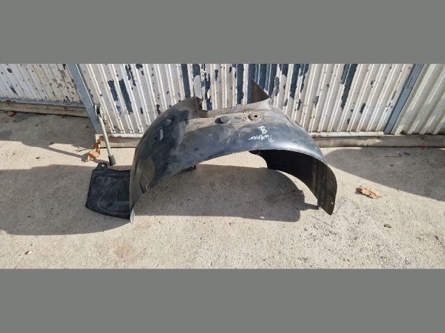 bontott PEUGEOT PARTNER Bal első Első Dobbetét (Kerékjárati, Műanyag)