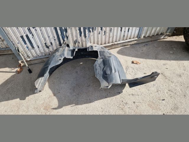 bontott PEUGEOT PARTNER Bal első Első Dobbetét (Kerékjárati, Műanyag)