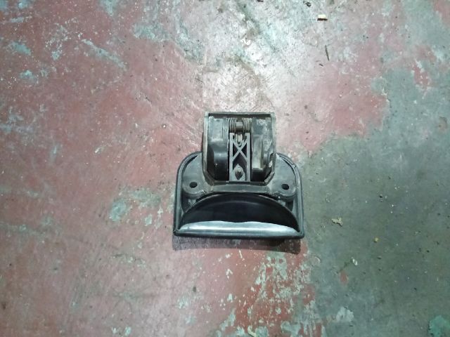 bontott PEUGEOT PARTNER Bal első Külső Kilincs