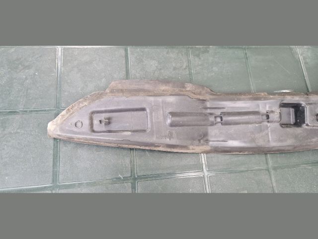 bontott PEUGEOT PARTNER Bal első Sárvédő Zajszigetelés