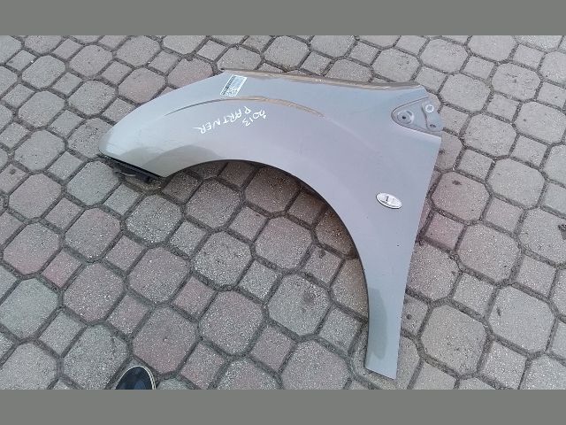 bontott PEUGEOT PARTNER Bal első Sárvédő