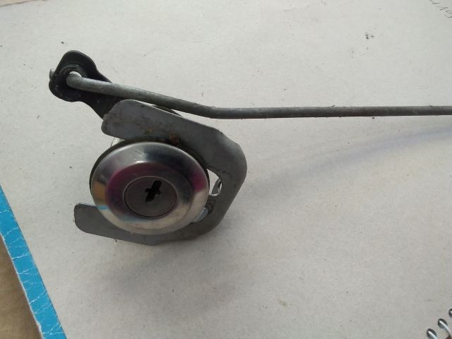 bontott PEUGEOT PARTNER Bal első Zárbetét