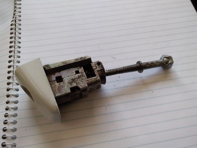 bontott PEUGEOT PARTNER Bal első Zárbetét