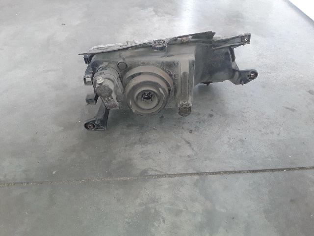 bontott PEUGEOT PARTNER Bal Fényszóró