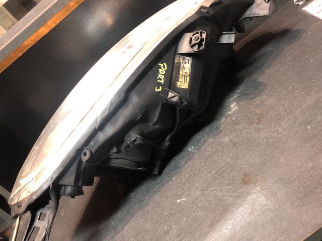 bontott PEUGEOT PARTNER Bal Fényszóró