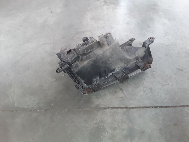 bontott PEUGEOT PARTNER Bal Fényszóró