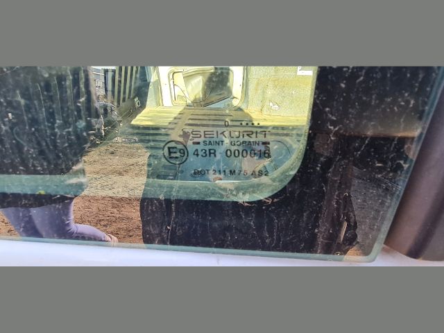 bontott PEUGEOT PARTNER Bal hátsó Ablak