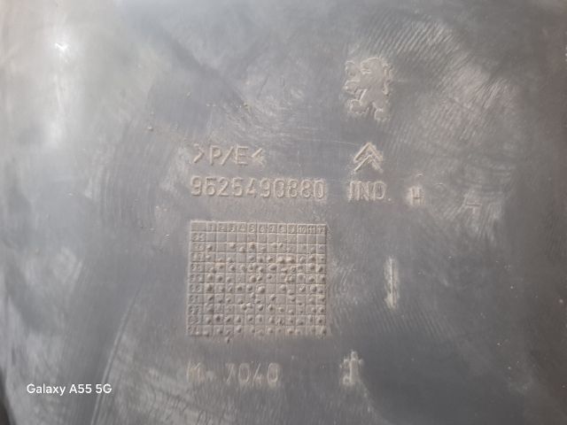 bontott PEUGEOT PARTNER Bal hátsó Dobbetét (Kerékjárati, Műanyag)