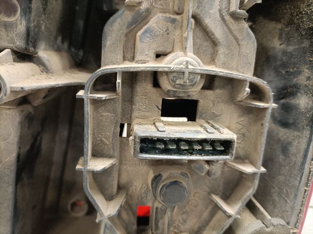 bontott PEUGEOT PARTNER Bal Hátsó Lámpa