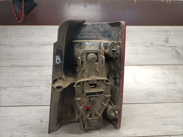 bontott PEUGEOT PARTNER Bal Hátsó Lámpa