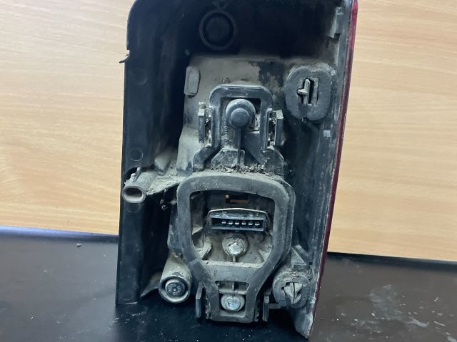 bontott PEUGEOT PARTNER Bal Hátsó Lámpa