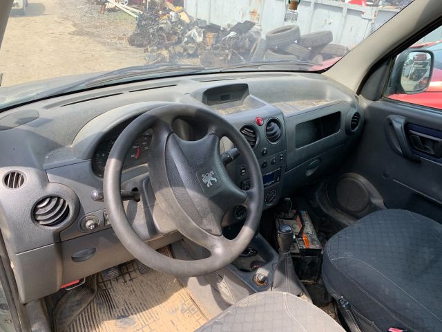 bontott PEUGEOT PARTNER Bal Napellenző