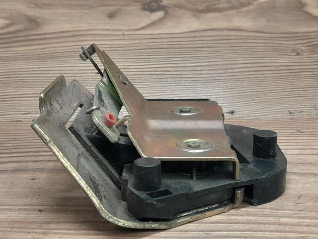 bontott PEUGEOT PARTNER Bal Tolóajtó Zárszerkezet