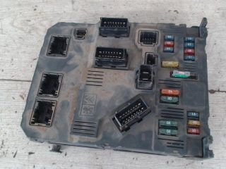 bontott PEUGEOT PARTNER Biztosítéktábla Utastér