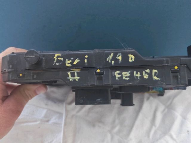 bontott PEUGEOT PARTNER Biztosítéktábla Utastér