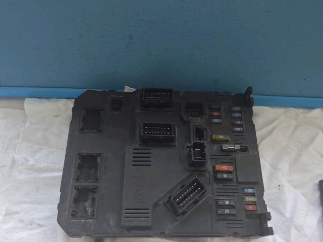 bontott PEUGEOT PARTNER Biztosítéktábla Utastér