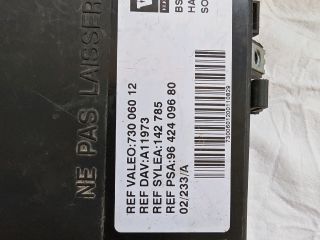 bontott PEUGEOT PARTNER Biztosítéktábla Utastér