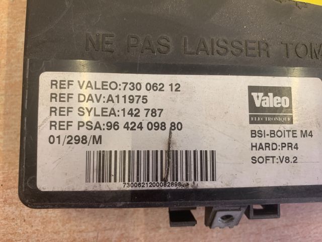 bontott PEUGEOT PARTNER Biztosítéktábla Utastér