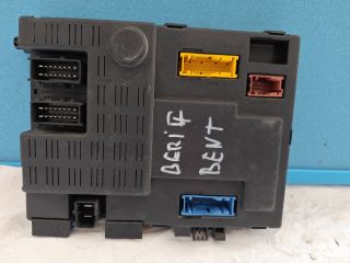 bontott PEUGEOT PARTNER Biztosítéktábla Utastér