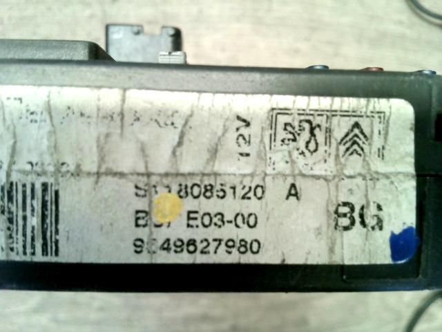 bontott PEUGEOT PARTNER Biztosítéktábla Utastér