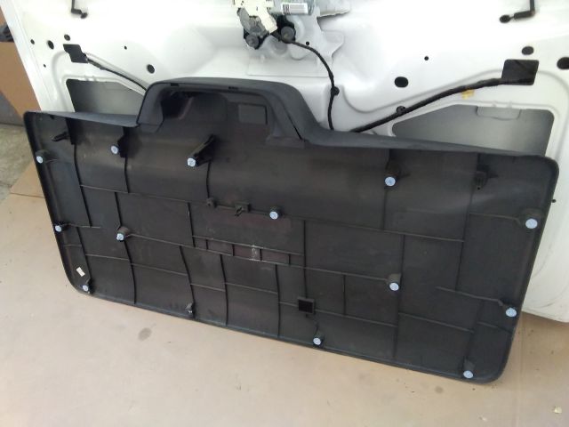 bontott PEUGEOT PARTNER Csomagtérajtó Kárpit