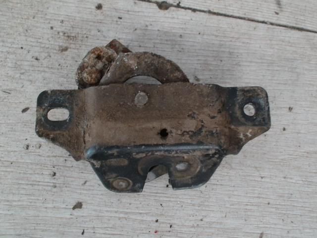 bontott PEUGEOT PARTNER Csomagtérajtó Ütköző