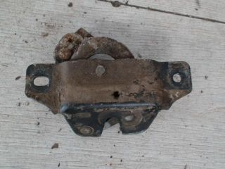 bontott PEUGEOT PARTNER Csomagtérajtó Ütköző