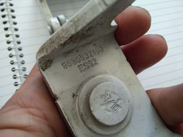 bontott PEUGEOT PARTNER Csomagtérajtó Zsanér