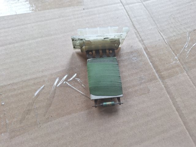 bontott PEUGEOT PARTNER Előtét Ellenállás Fűtőmotor