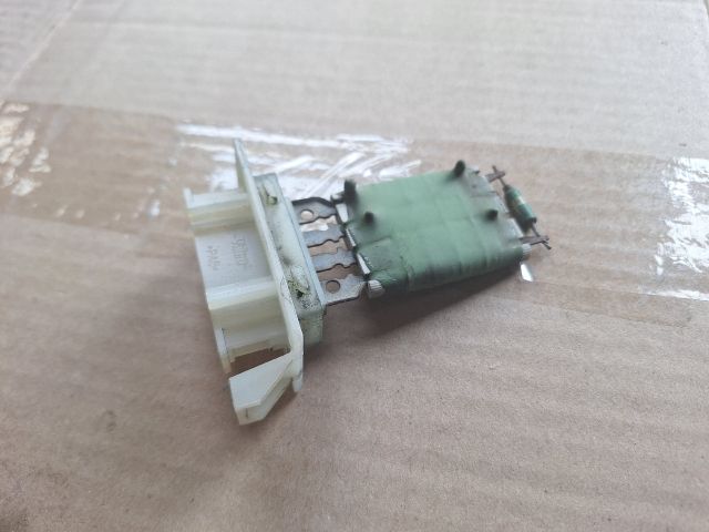 bontott PEUGEOT PARTNER Előtét Ellenállás Fűtőmotor