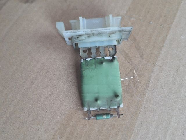 bontott PEUGEOT PARTNER Előtét Ellenállás Fűtőmotor